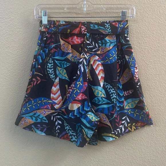 Johnny Was “Jade” Tropical Print Linen Shorts Extra Small EUC! - Picture 6 of 9